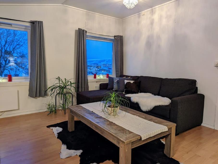 Nice And Quiet Apartment In City Centre Tromsø Buitenkant foto